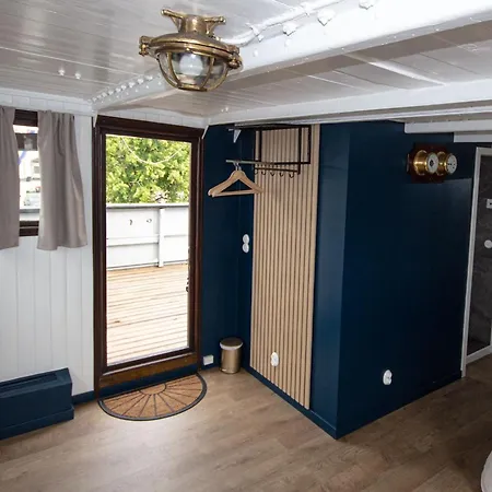 Maelardrottningen Yacht Hotel-2