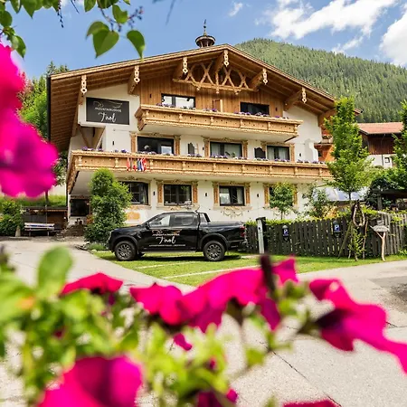 Mountainlodge Tirol Berwang-3