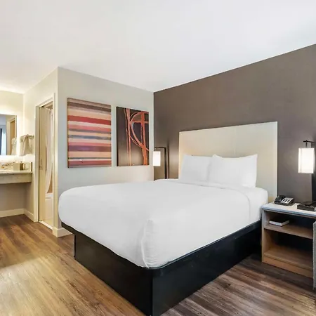 Best Western Plus Rancho Cordova Inn-3
