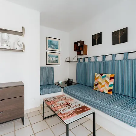R2 Maryvent Beach Apartments-2