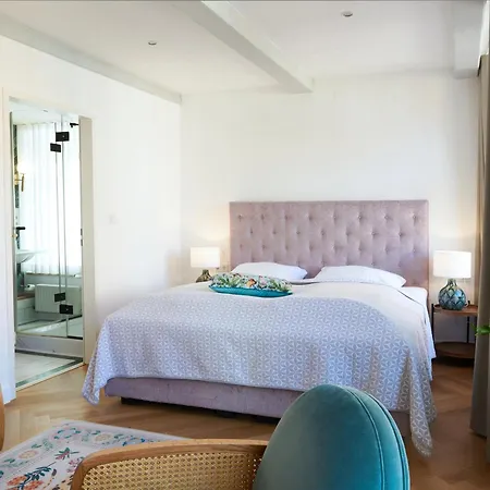 Five Rooms-2
