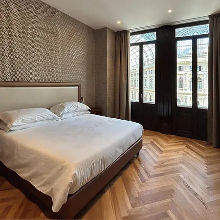 Caruso Place Luxury Rooms & Suites-3