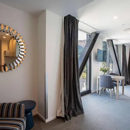 Ramada By Wyndham Queenstown Central-2