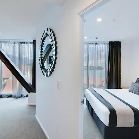 Ramada By Wyndham Queenstown Central-3