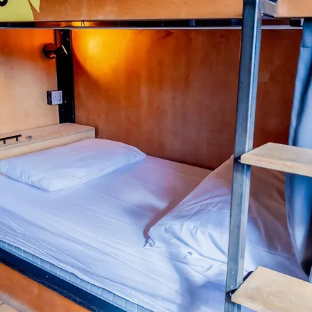 Leevin Hostel George-3