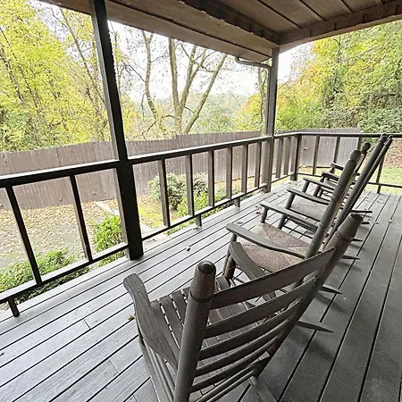 Tucked Away Cabin-2