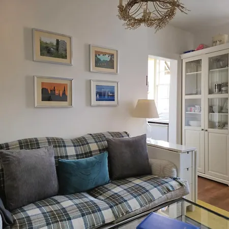 Dean Village Cottage-2