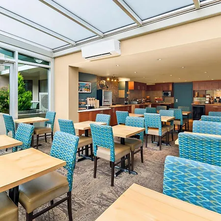 Best Western Plus Inner Harbour Hotel-3