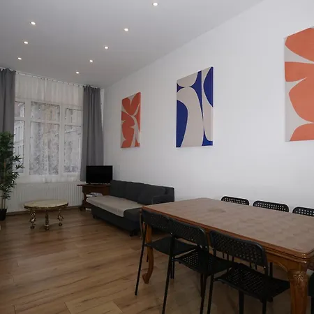 St Thomas House-2