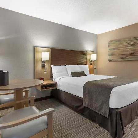 Best Western Plus Landing View Inn & Suites-2