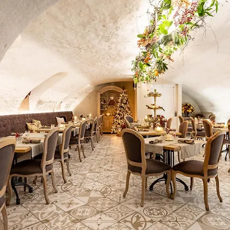 Boutique Hotel De Castillion - Small elegant family hotel-2