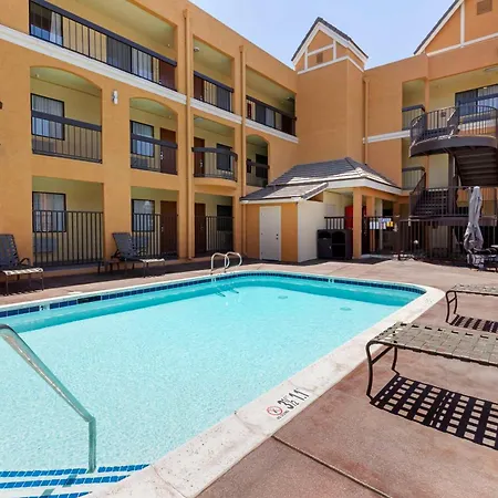 Quality Inn & Suites Westminster Seal Beach-3