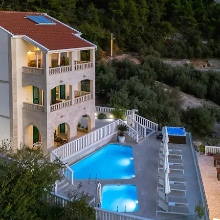 Villa Hills-3