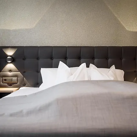 Regina Hotelsuites-2