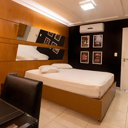 Status Motel-2