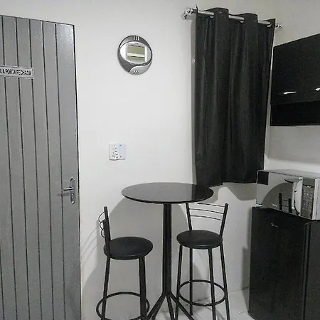 Hospedagem Primeira Quadra da Praia-2