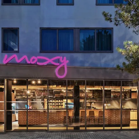 Moxy Amiens-2