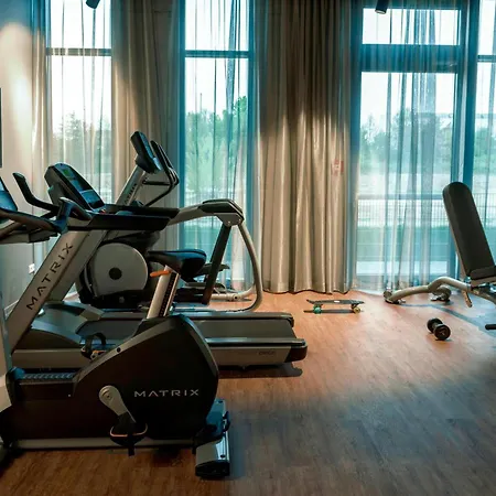 Moxy Frankfurt Airport-3
