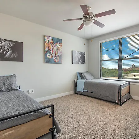 Cowboy Live, Laugh, & Loft Fort Worth 2 Bedroom Loft Downtown-3