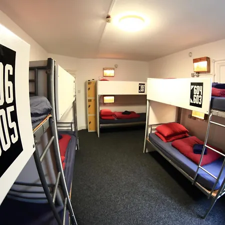 Central Backpackers-3