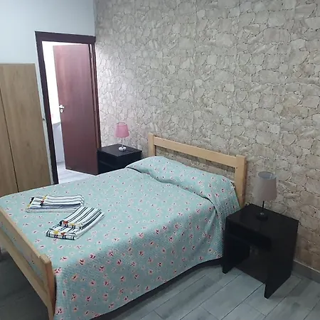 Vitorino De Nemesio Guesthouse-2