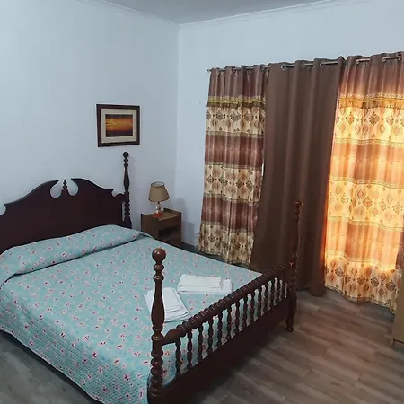 Vitorino De Nemesio Guesthouse-3
