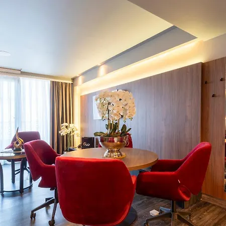 Plaza Premium Heidelberg-3
