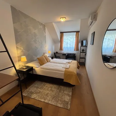 Hotel Gloria Budapest City Center-3