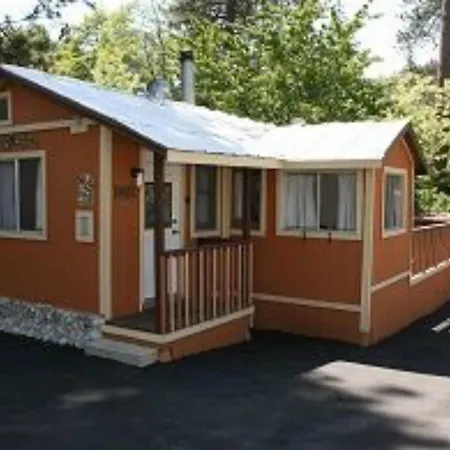 Sleepy Hollow Cabins And Hotel-3