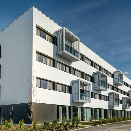 Ac Hotel By Marriott Saint-Julien-En-Genevois-2