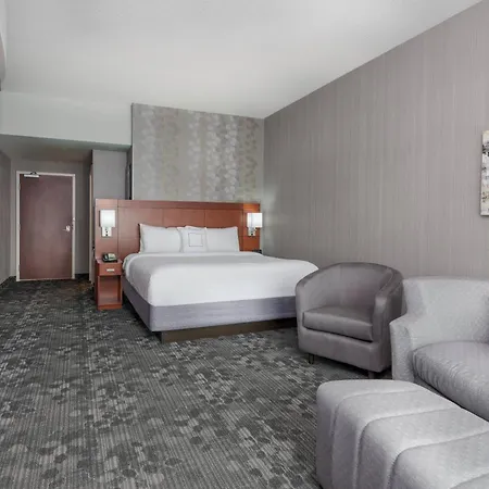 Courtyard By Marriott Buffalo Airport-3