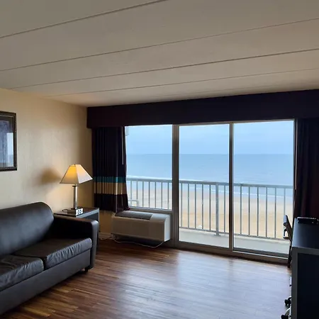Aquarius Oceanfront Hotel-3