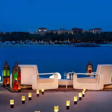 The Ritz-Carlton Abu Dhabi, Grand Canal-2