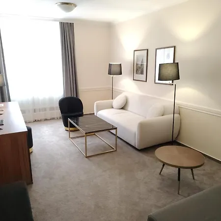 Hotel Embassy-2