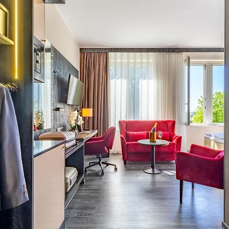 Plaza Premium Schwerin-2
