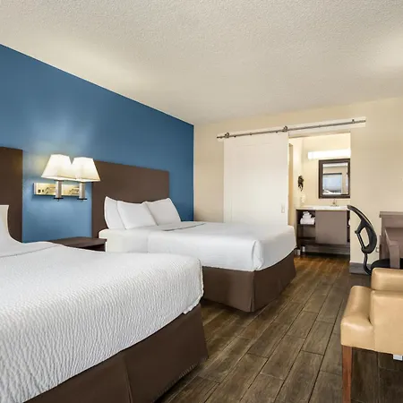 Baymont By Wyndham Kingman-2