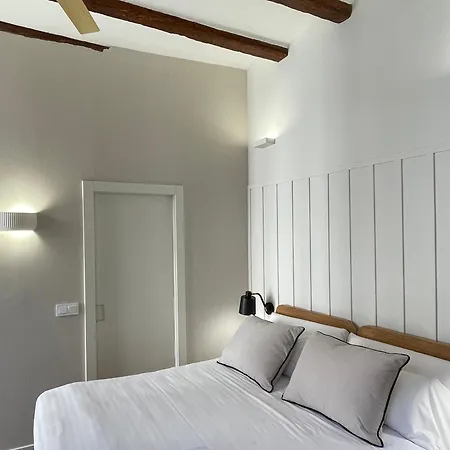 Cosy Rooms Embajador-3