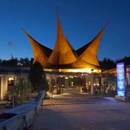 Aston Sunset Beach Resort - Gili Trawangan-3