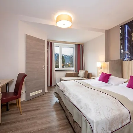 Hotel Junior By Max 70-3