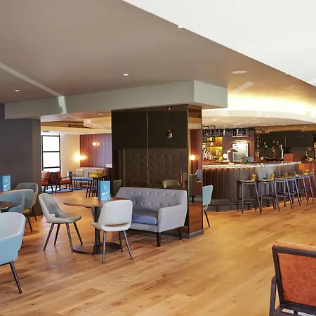 Doubletree By Hilton London Excel-3