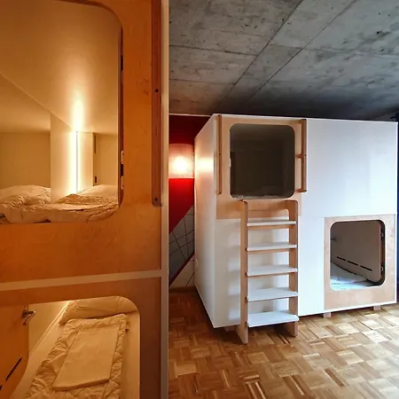 Five Elements Hostel Frankfurt-3