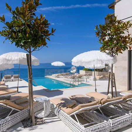 Gallery Luxury Suites & Rooms-Only Adults-2