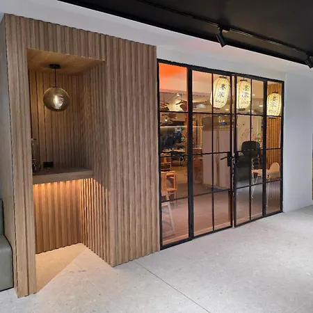 Park Inn By Radisson Melbourne Carlton-3