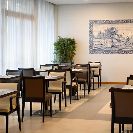 Tryp By Wyndham Porto Centro Hotel-3