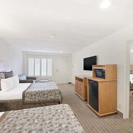 Anaheim Desert Inn & Suites-3
