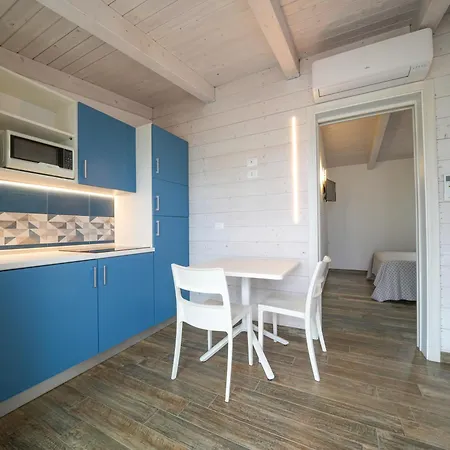 Marinella Beach Apartments - On The Beach - Private Free Parking-3