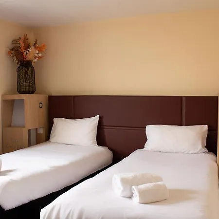 Hotel Les Genets Bayonne-2