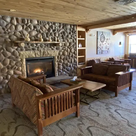River Canyon Lodge-3