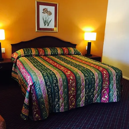 Hacienda Motel-3