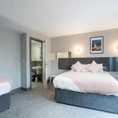 Bank Square Town House-3